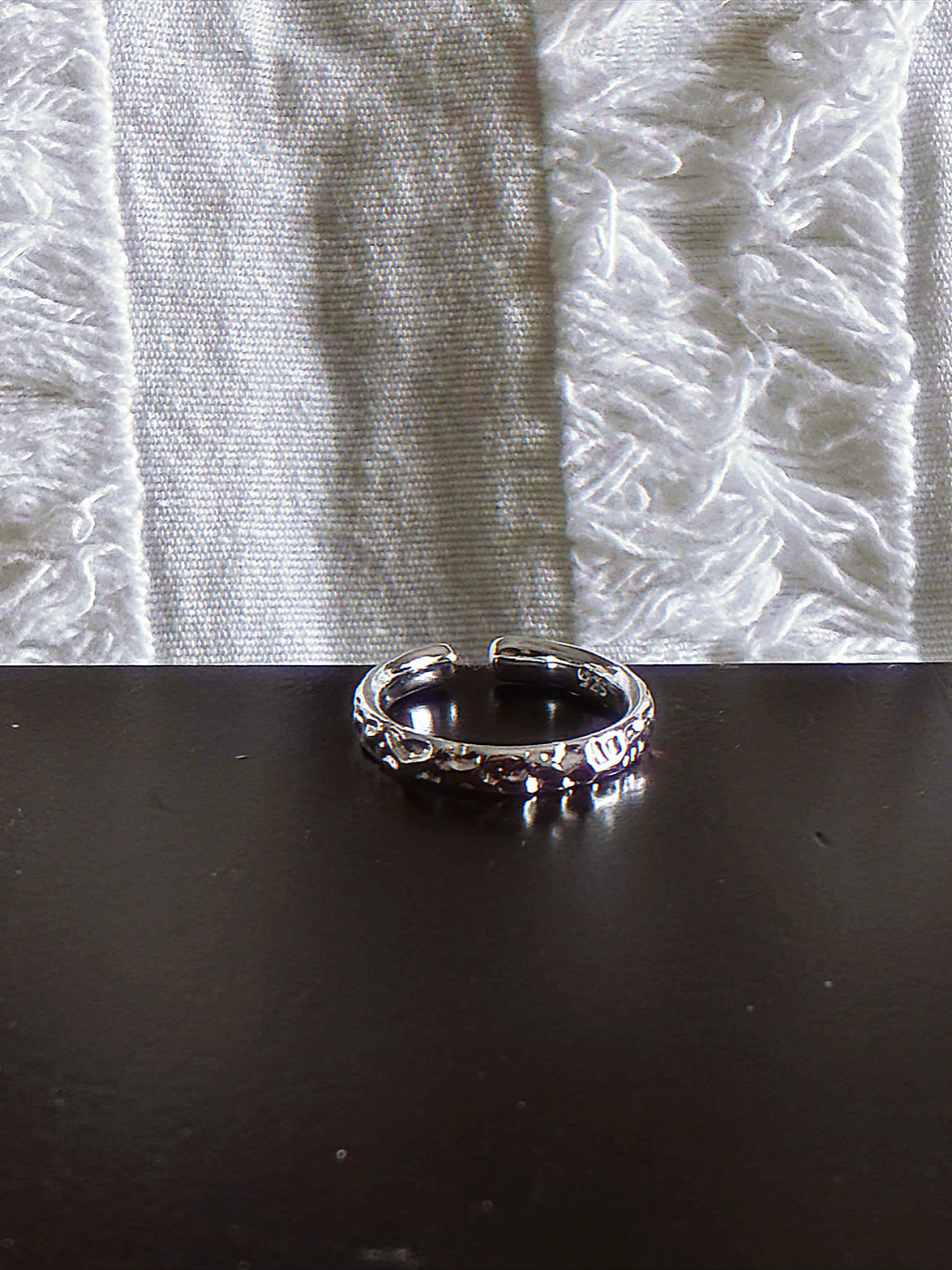Silence – Hammered Textured Band Ring No.01