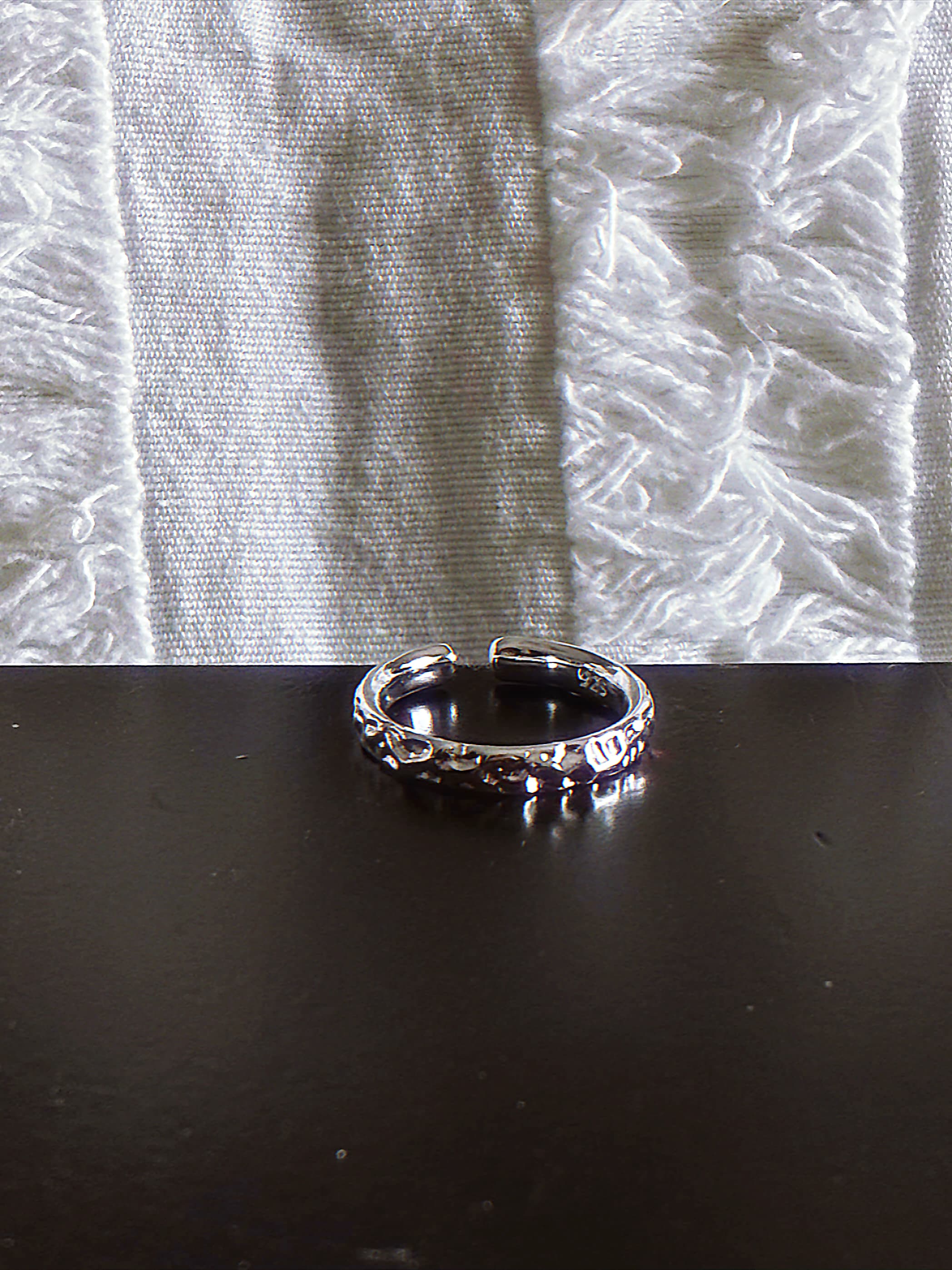 Silence – Hammered Textured Band Ring No.01
