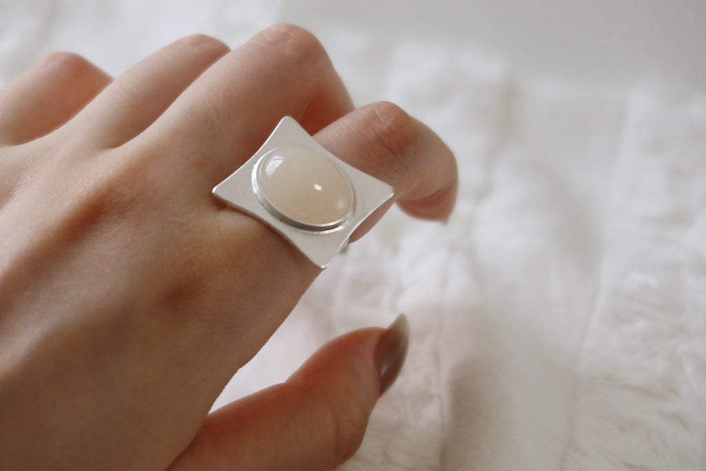 The Pavilion White – Geometric Sterling Silver Ring with Oval White Stone