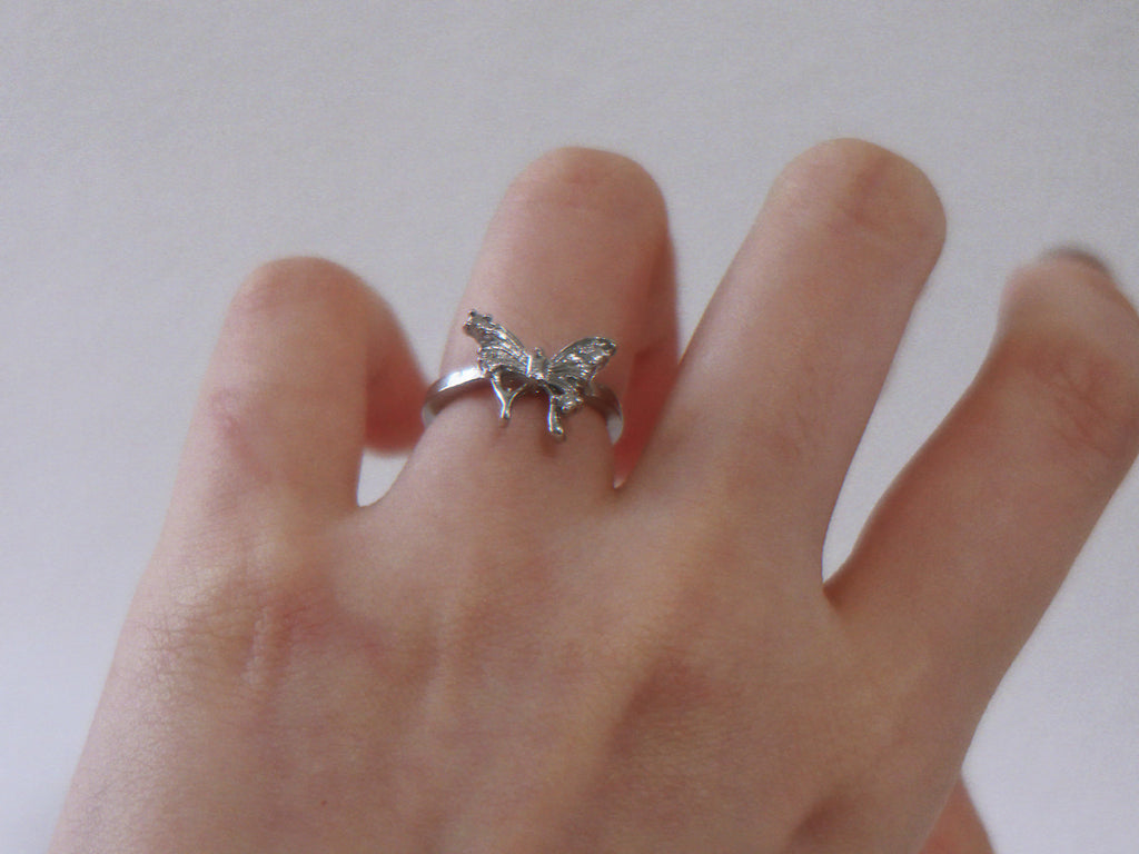 Withered Butterfly – Broken Wing Zirconia Ring