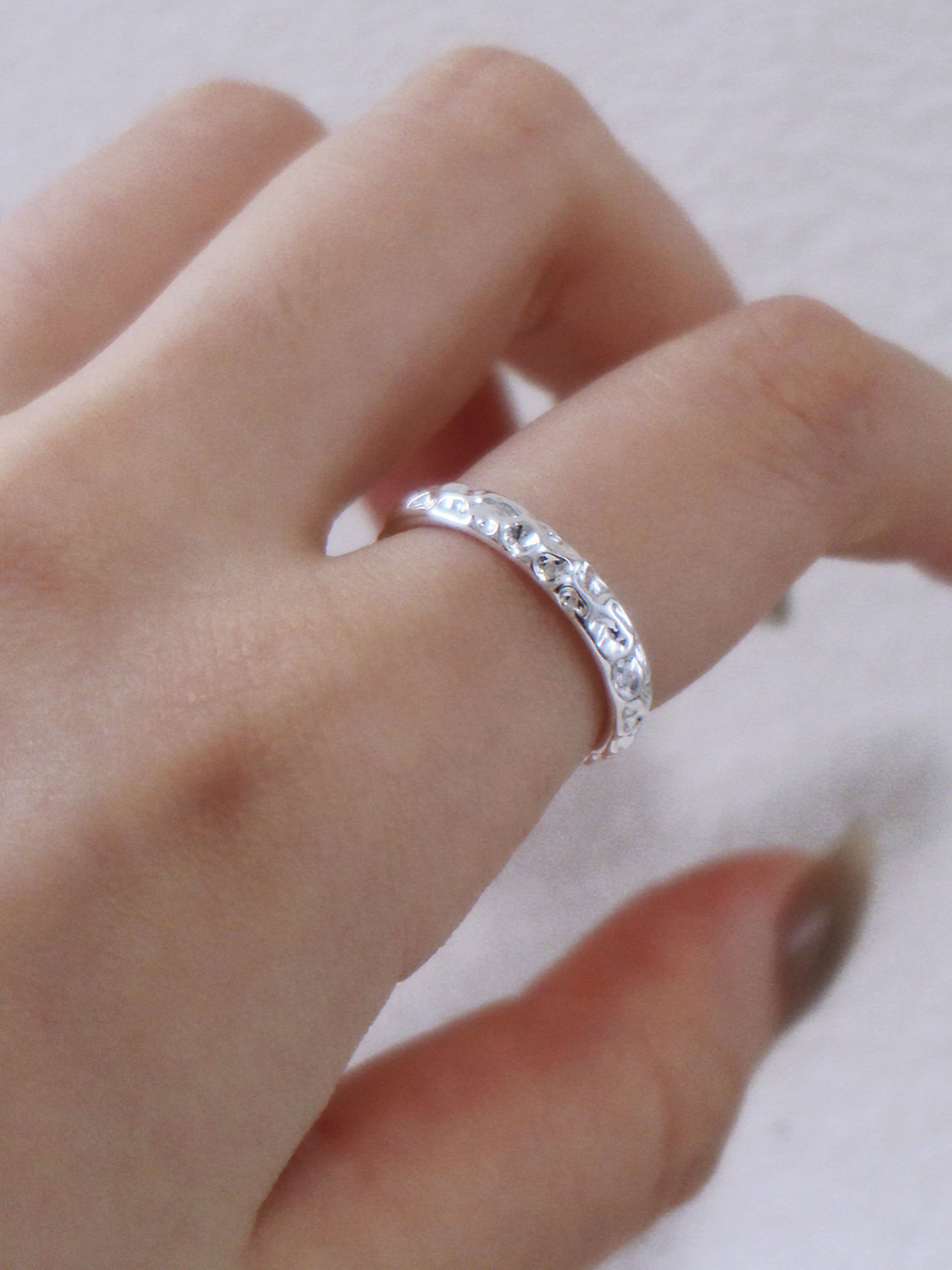 Silence – Hammered Textured Band Ring No.01