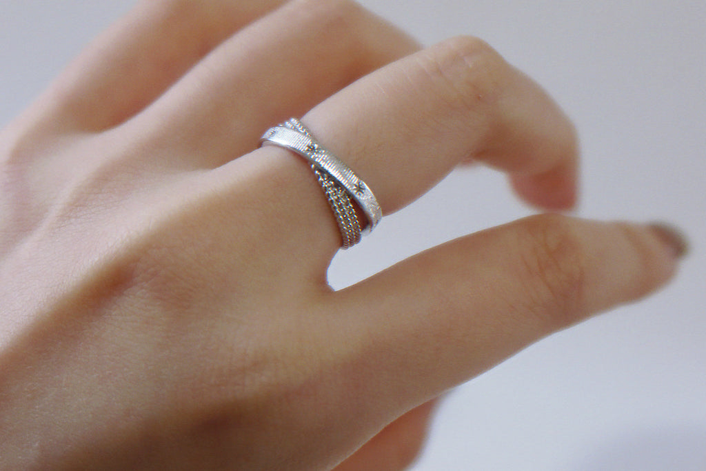 Scales – Star-etched Crossover Ring in Rust Patina