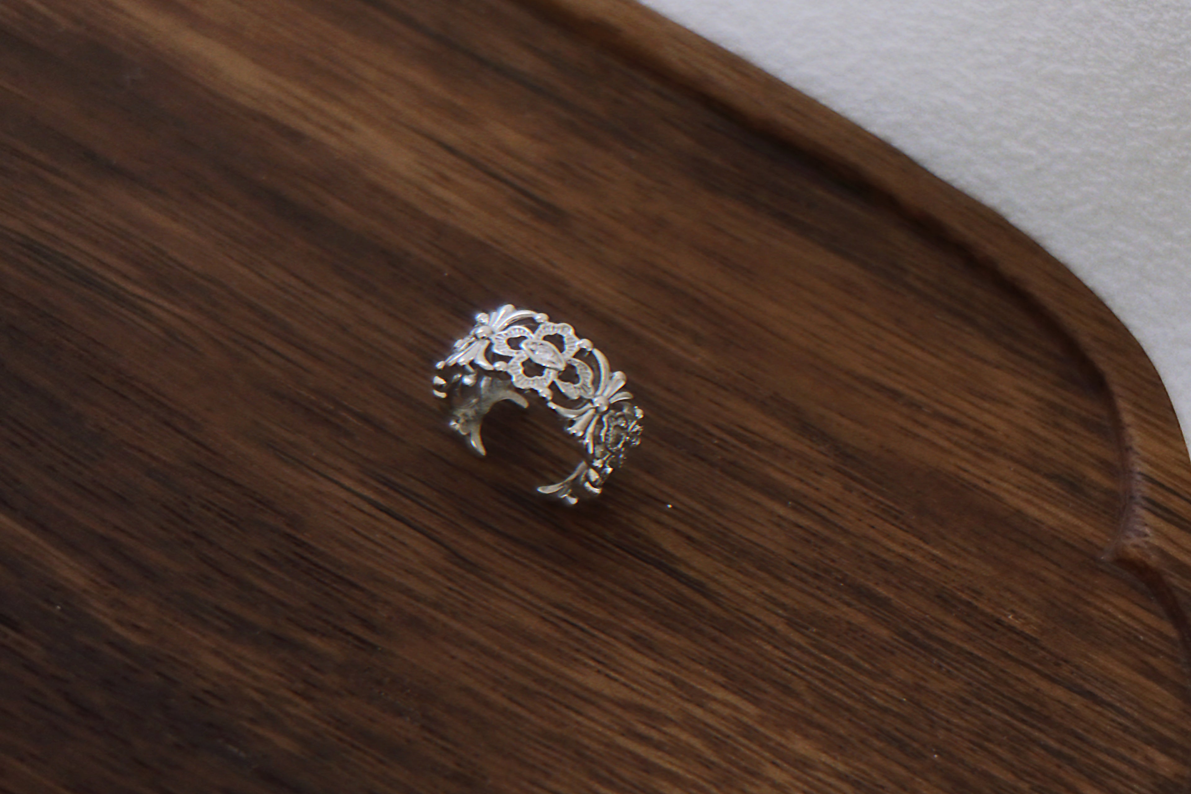 Lillian – Vintage Filigree Lace Ring with Micro-diamond Settings