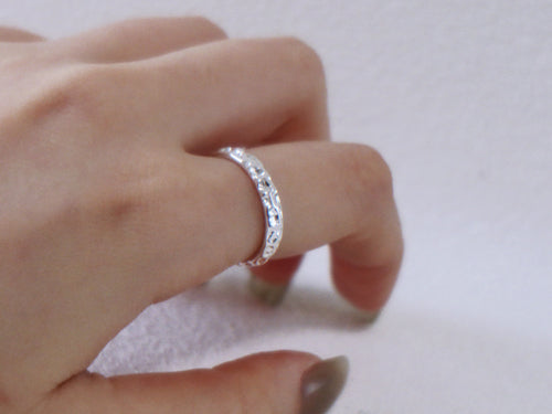 Silence – Hammered Textured Band Ring No.01