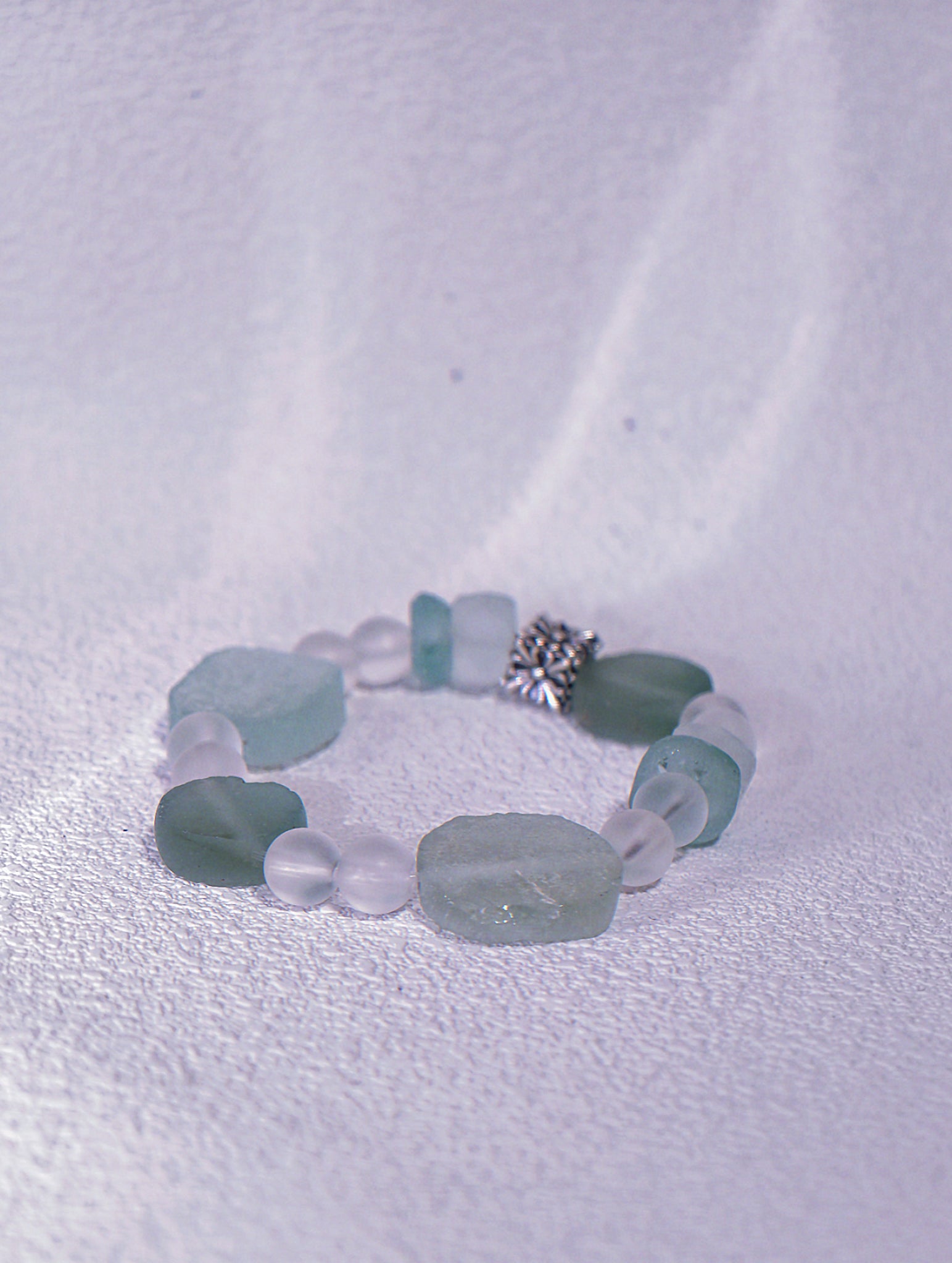 The Aegean Drift – Mint Glass & Miao-carved Cube Bracelet
