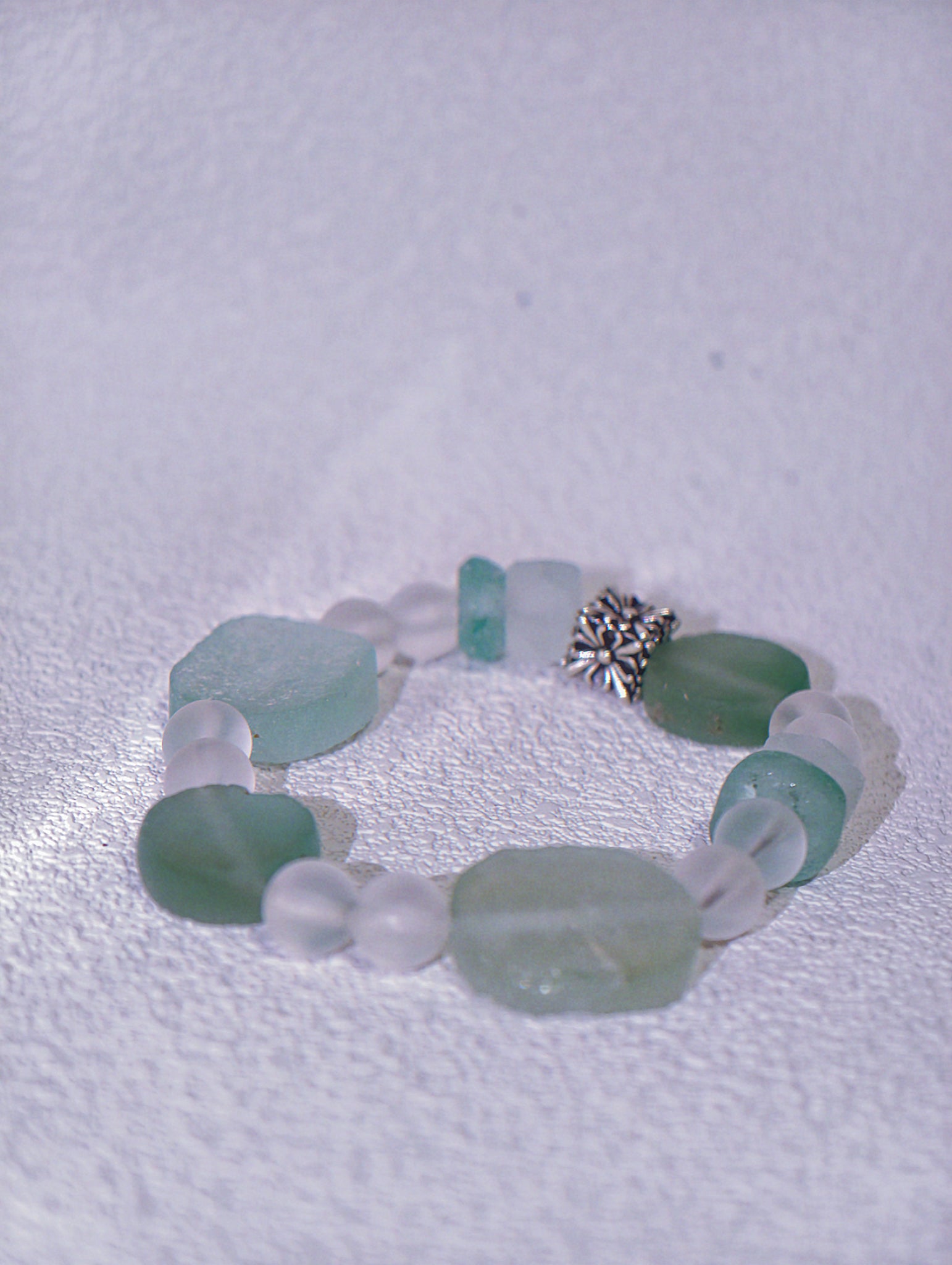 The Aegean Drift – Mint Glass & Miao-carved Cube Bracelet
