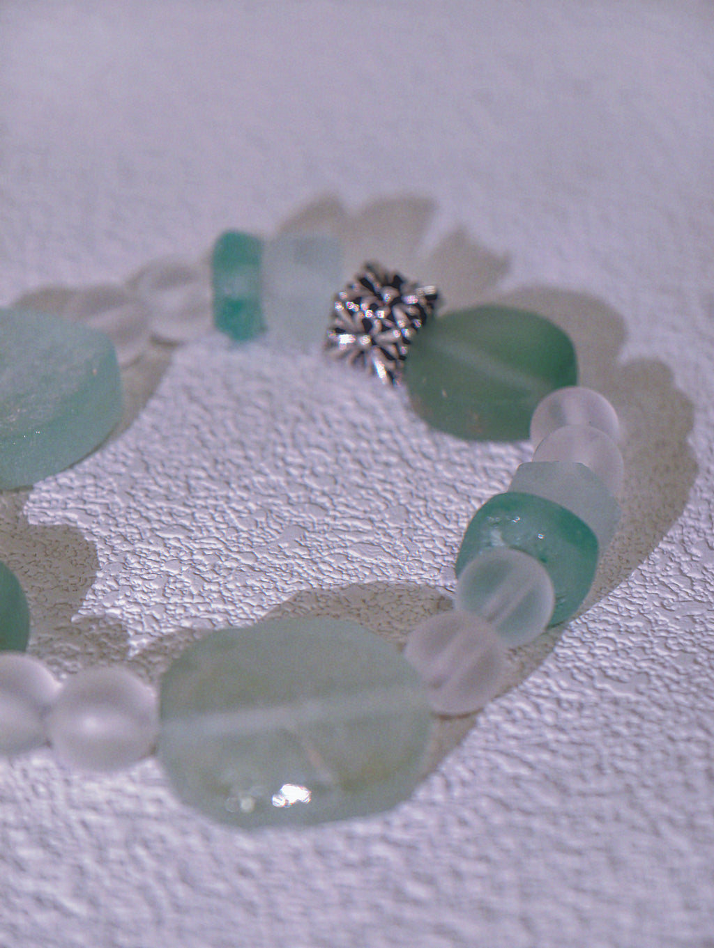 The Aegean Drift – Mint Glass & Miao-carved Cube Bracelet