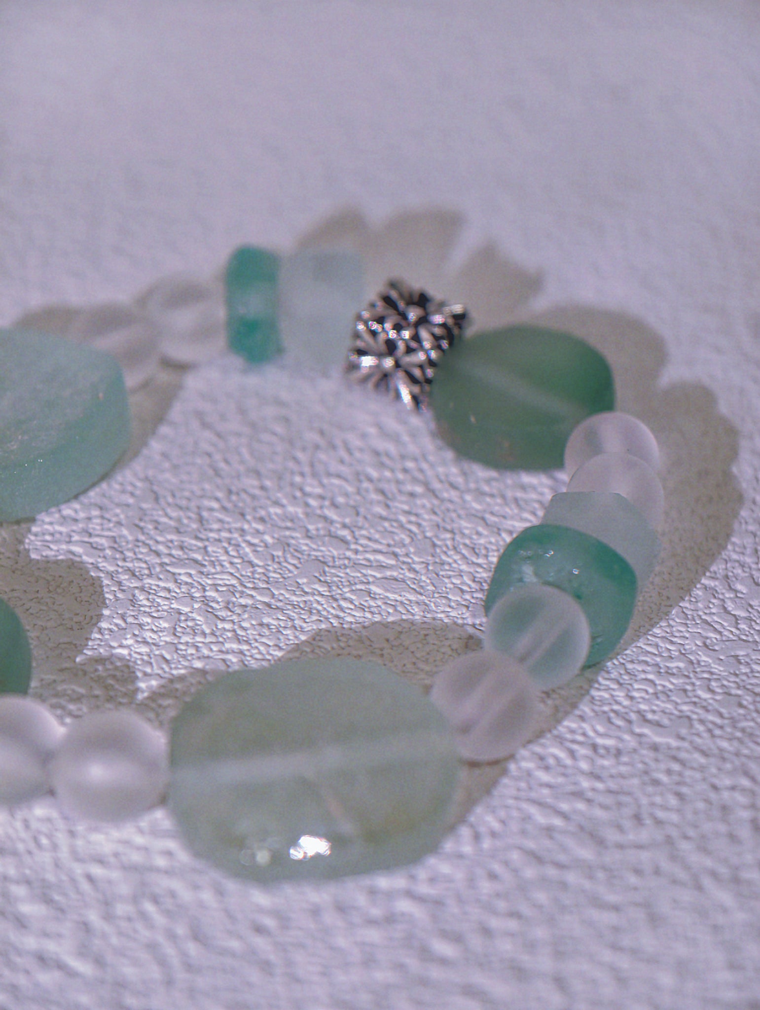 The Aegean Drift – Mint Glass & Miao-carved Cube Bracelet