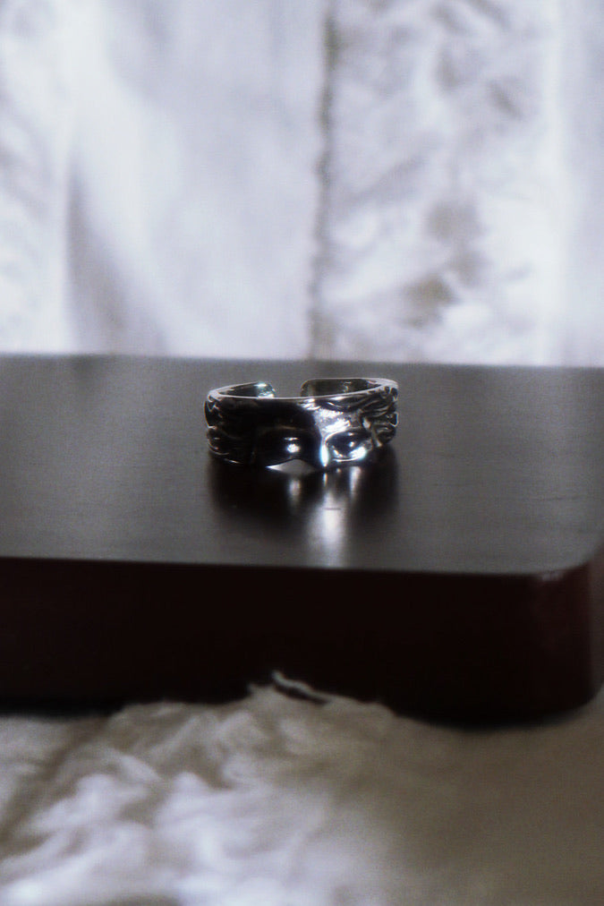 The Gaze Ring — Sculptural Face Wide Band Ring